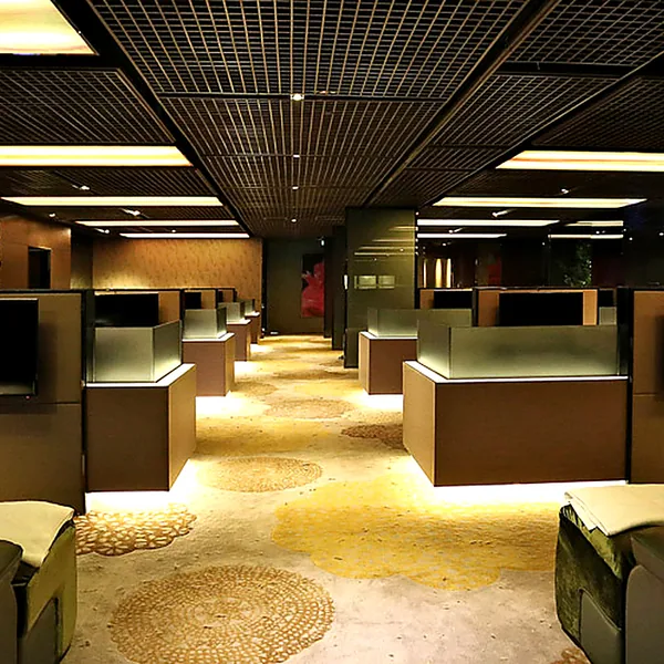 Semi-open rest cubicles photo